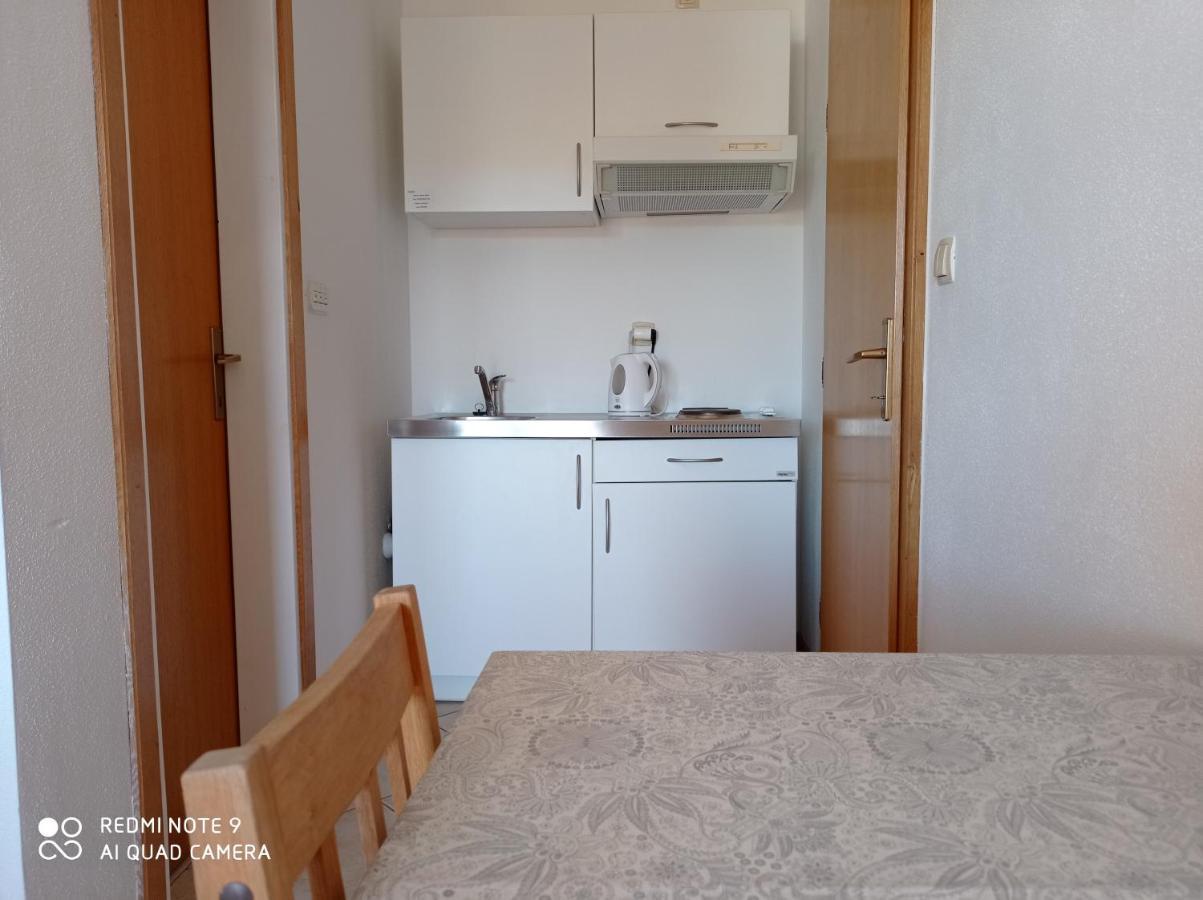 Studio Apartment With Balcony 特罗吉尔 外观 照片